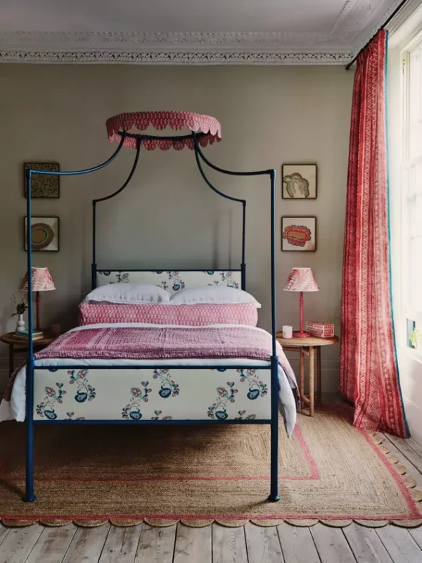 ترکیب رنگ اتاق خواب با تاج تخت خواب