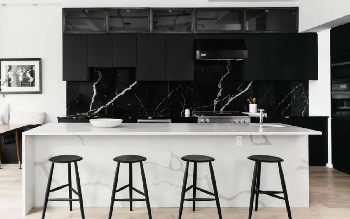 آشپزخانه سیاه و سفید