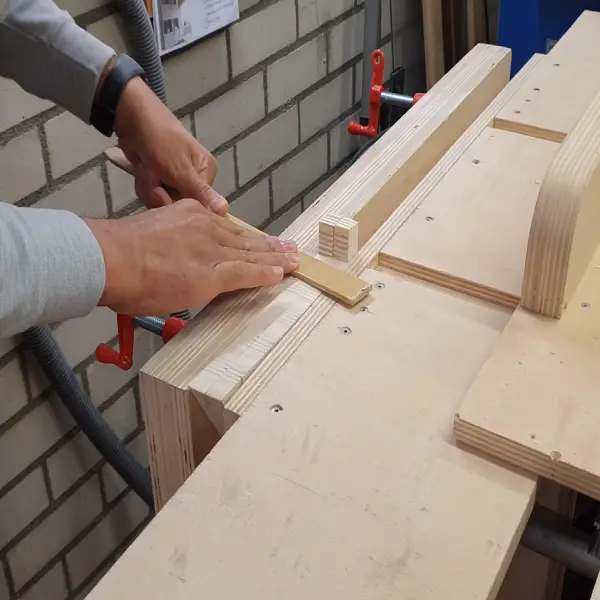 ساخت استند لپ تاپ چوبی
