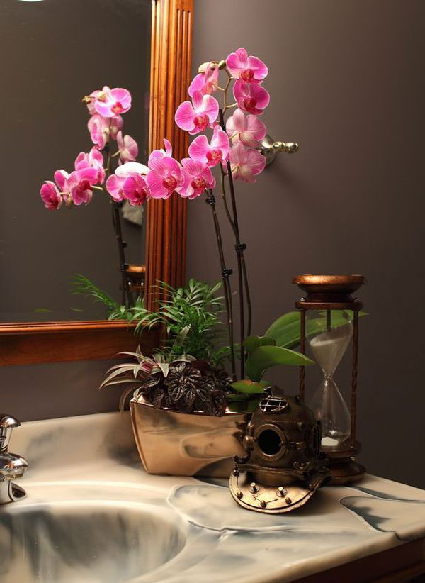 تزیین سرویس بهداشتی با گل مصنوعی