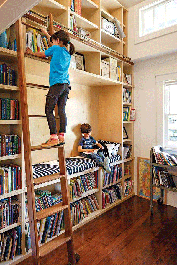 کتابخانه در اتاق کودک و نوجوان
