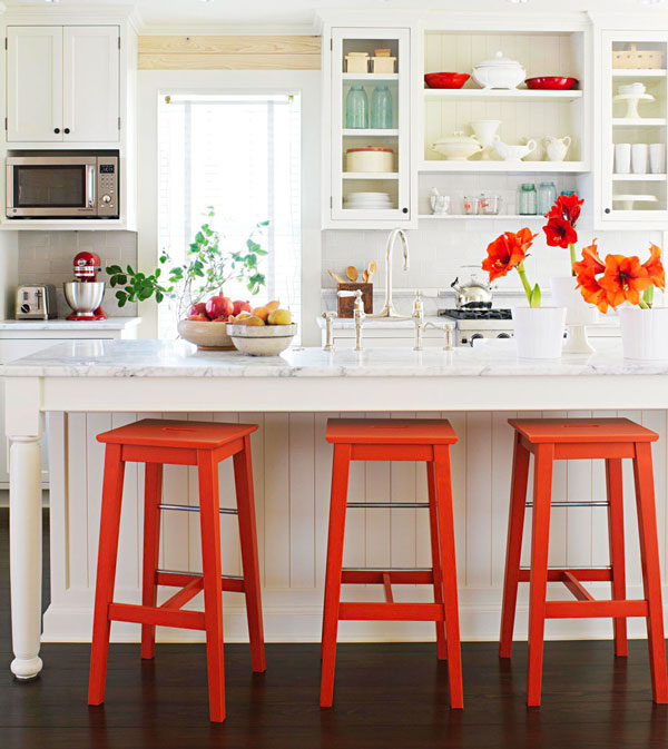 جزئیات نارنجی در آشپزخانه سفید